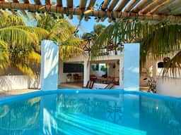 1 Street from the beach w/Pool, Rooftop Bar & A/C - Image 2
